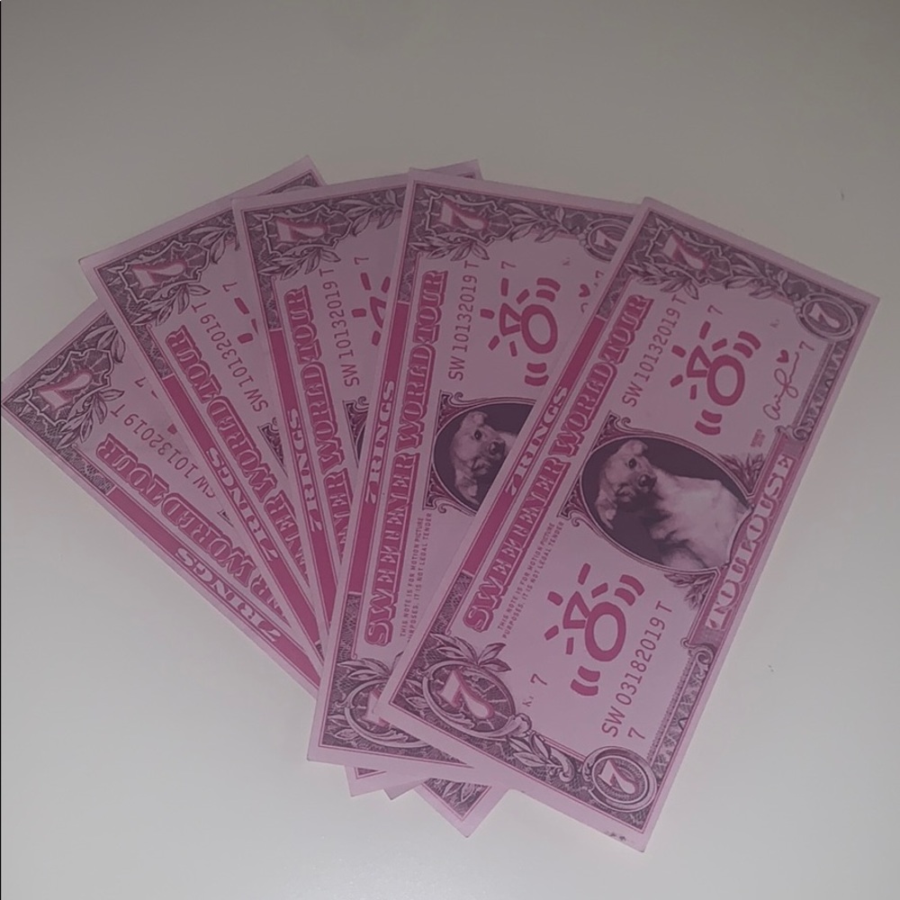 7 rings dollar bill - Sweetener World Tour